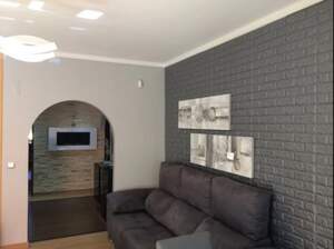 Декоративная 3D панель самоклейка под кирпич цвета баклажан-кофе 700х770х7мм